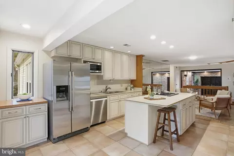 Kitchen - 9614 Percussion Way, Vienna, VA 22182 photo 2 of 4