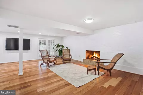 Living - 9614 Percussion Way, Vienna, VA 22182 photo 3 of 3