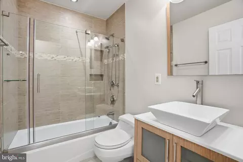 Bath - 9614 Percussion Way, Vienna, VA 22182 photo 3 of 4