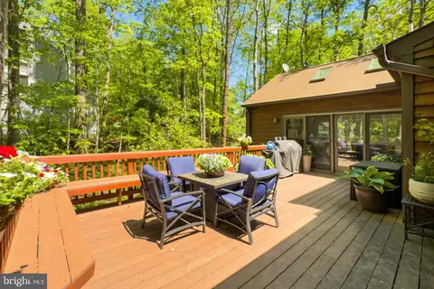 Exterior - 10714 Midsummer Dr, Reston, VA 20191 photo 3 of 6