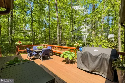 Exterior - 10714 Midsummer Dr, Reston, VA 20191 photo 4 of 6
