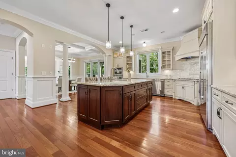 Kitchen - 7008 Hamel Hill Ct, Mclean, VA 22101 photo 3 of 10