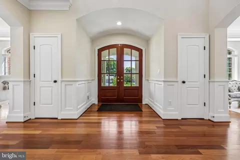 Entry Way - 7008 Hamel Hill Ct, Mclean, VA 22101 photo 1 of 15
