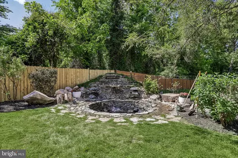 Exterior - 7008 Hamel Hill Ct, Mclean, VA 22101 photo 18 of 18