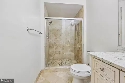 Bath - 7008 Hamel Hill Ct, Mclean, VA 22101 photo 11 of 11