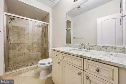 Bath - 7008 Hamel Hill Ct, Mclean, VA 22101 photo 10 of 11