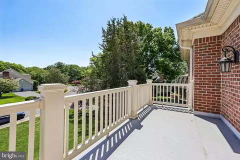 Exterior - 7008 Hamel Hill Ct, Mclean, VA 22101 photo 9 of 18
