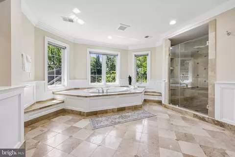 Bath - 7008 Hamel Hill Ct, Mclean, VA 22101 photo 3 of 11