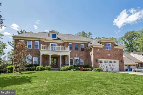 Exterior - 7008 Hamel Hill Ct, Mclean, VA 22101 photo 4 of 18