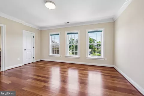 Bedroom - 7008 Hamel Hill Ct, Mclean, VA 22101 photo 10 of 13
