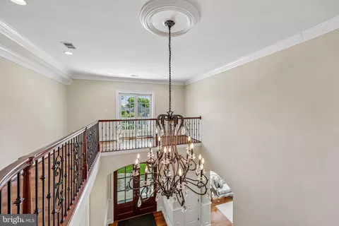 Entry Way - 7008 Hamel Hill Ct, Mclean, VA 22101 photo 9 of 15