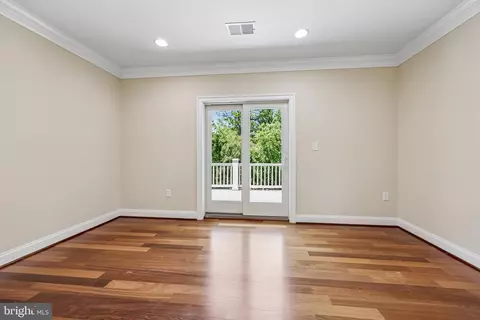 Bedroom - 7008 Hamel Hill Ct, Mclean, VA 22101 photo 13 of 13