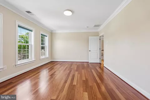 Bedroom - 7008 Hamel Hill Ct, Mclean, VA 22101 photo 6 of 13
