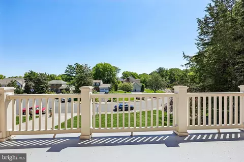 Exterior - 7008 Hamel Hill Ct, Mclean, VA 22101 photo 8 of 18