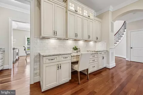 Entry Way - 7008 Hamel Hill Ct, Mclean, VA 22101 photo 6 of 15