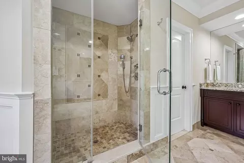 Bath - 7008 Hamel Hill Ct, Mclean, VA 22101 photo 8 of 11