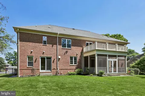 Exterior - 7008 Hamel Hill Ct, Mclean, VA 22101 photo 11 of 18