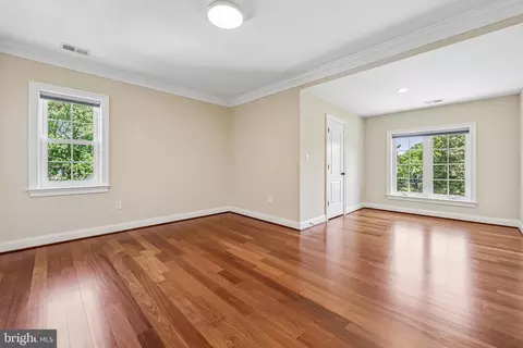 Bedroom - 7008 Hamel Hill Ct, Mclean, VA 22101 photo 11 of 13