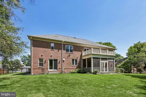 Exterior - 7008 Hamel Hill Ct, Mclean, VA 22101 photo 13 of 18