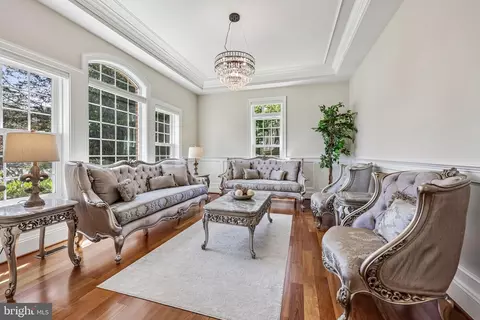 Living - 7008 Hamel Hill Ct, Mclean, VA 22101 photo 1 of 5