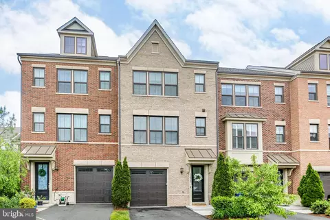 3673 Ambrose Hills Rd, Falls Church, VA 22041