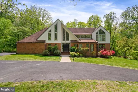 10101 Jaydee Blvd, Fairfax Station, VA 22039
