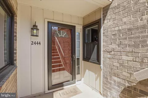 2444 Glengyle Dr #242, Vienna, VA 22181
