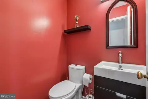 Bath - 11714 Dry River Ct, Reston, VA 20191 photo 1 of 3