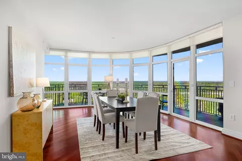 8220 Crestwood Heights Dr #1204, Mclean, VA 22102