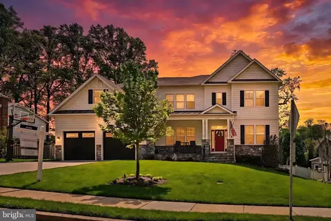 362 Park St NE, Vienna, VA 22180