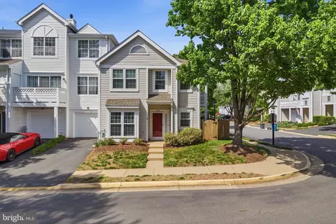 14473 Glencrest Cir #96, Centreville, VA 20120