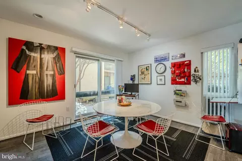 Dining - 2013 Lakewinds Dr, Reston, VA 20191 photo 4 of 5