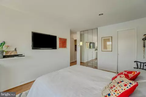 Bedroom - 2013 Lakewinds Dr, Reston, VA 20191 photo 1 of 5