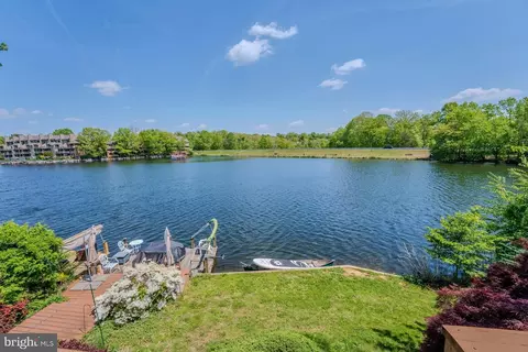 View/Area - 2013 Lakewinds Dr, Reston, VA 20191 photo 2 of 11
