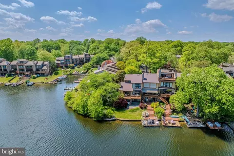 View/Area - 2013 Lakewinds Dr, Reston, VA 20191 photo 10 of 11