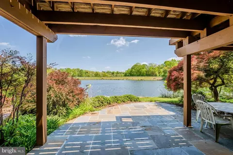 Exterior - 2013 Lakewinds Dr, Reston, VA 20191 photo 6 of 10