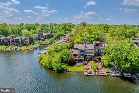View/Area - 2013 Lakewinds Dr, Reston, VA 20191 photo 9 of 11