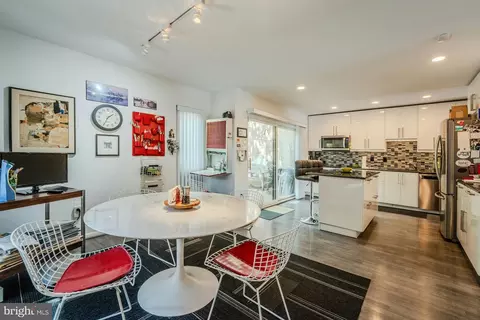 Dining - 2013 Lakewinds Dr, Reston, VA 20191 photo 5 of 5