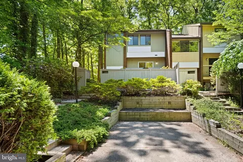 12001 Insha Ct, Reston, VA 20191