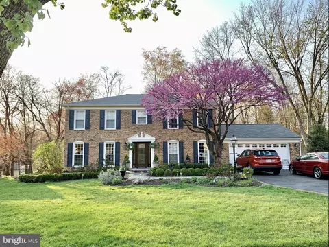 2224 Abbotsford Dr, Vienna, VA 22181