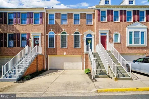 125 Carter Ct SW, Vienna, VA 22180