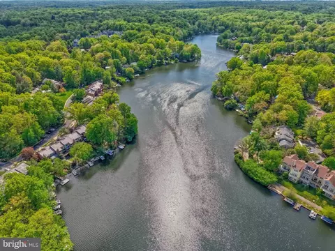View/Area - 11024 Thrush Ridge Rd, Reston, VA 20191 photo 8 of 9