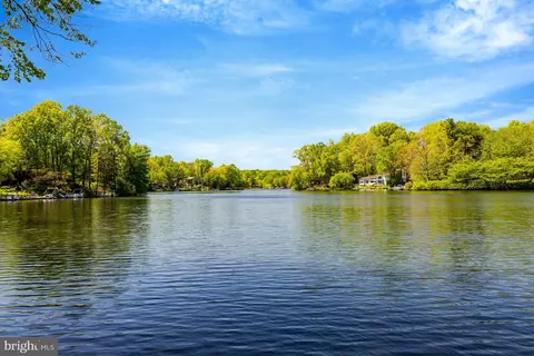 View/Area - 11024 Thrush Ridge Rd, Reston, VA 20191 photo 1 of 9