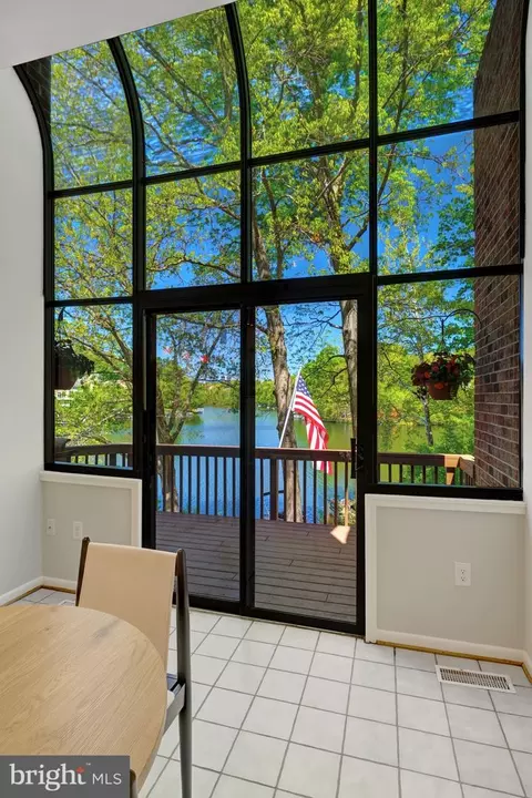 Dining - 11024 Thrush Ridge Rd, Reston, VA 20191 photo 3 of 3