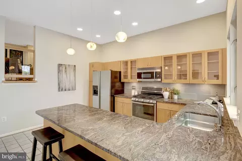 Kitchen - 11024 Thrush Ridge Rd, Reston, VA 20191 photo 8 of 8