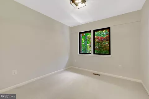 Bedroom - 11024 Thrush Ridge Rd, Reston, VA 20191 photo 6 of 7