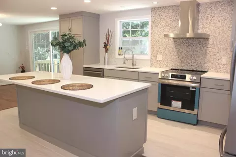 Kitchen - 2283 Dosinia Ct, Reston, VA 20191 photo 3 of 3