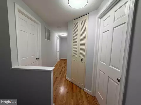 Entry Way - 2283 Dosinia Ct, Reston, VA 20191 photo 4 of 4