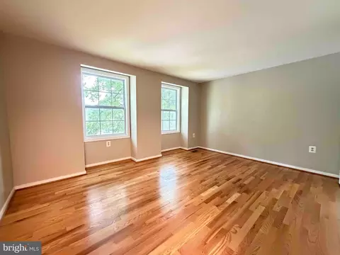 Living - 2283 Dosinia Ct, Reston, VA 20191 photo 6 of 7