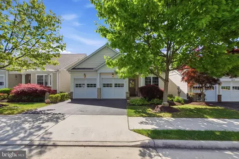8873 White Orchid Pl, Lorton, VA 22079